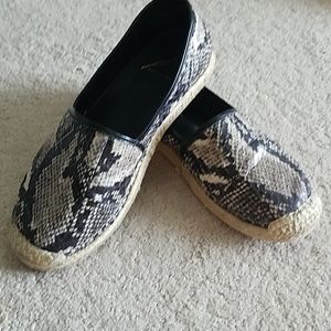 👑🏆!Host Pick!🏆👑Brian Atwood espidrille flats